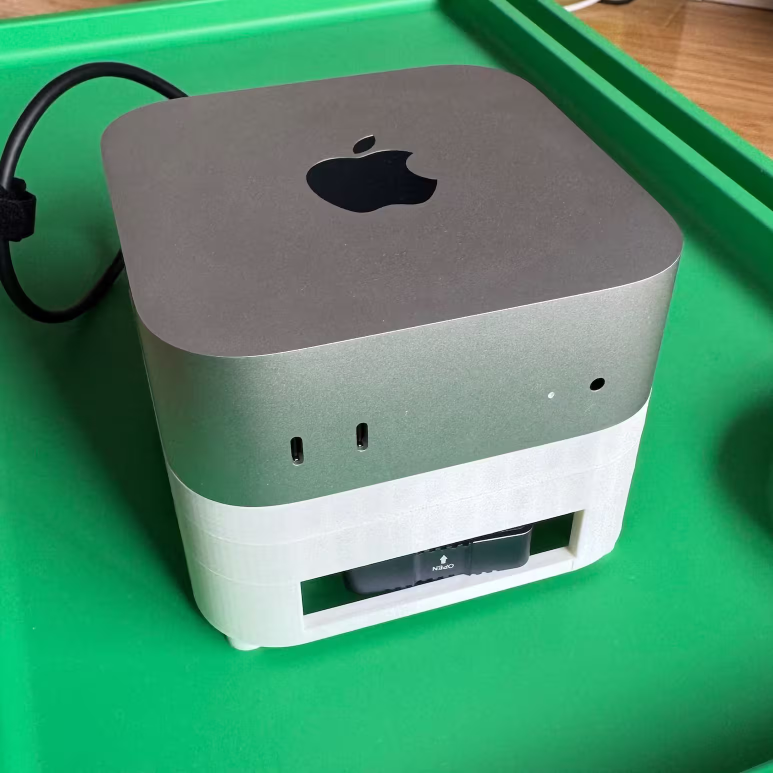 Mac mini M4 专用防尘底座 3D 模型,可换滤纸,带硬盘仓 5 Mac mini M4 专用防尘底座 3D 模型,可换滤纸,带硬盘仓 5